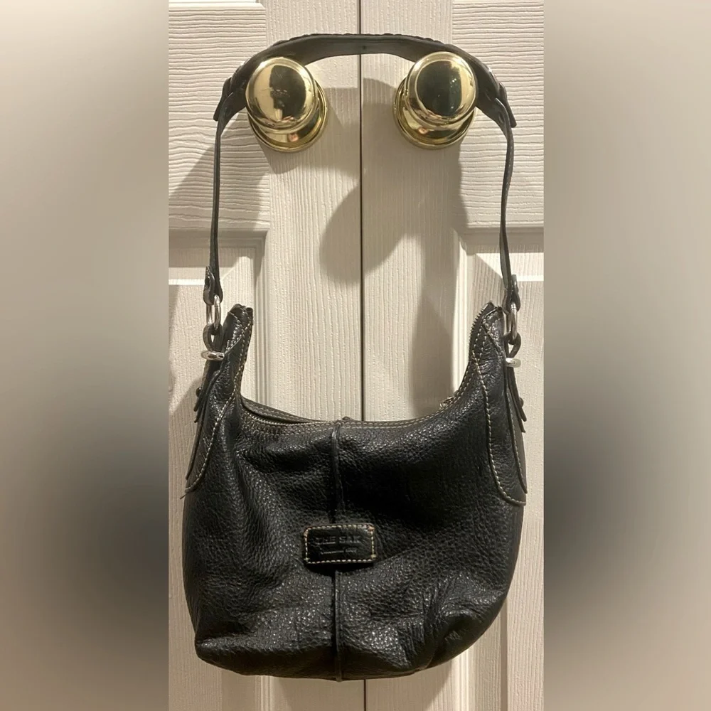 The Sak Black Leather Hobo Shoulder Handbag Zip Close